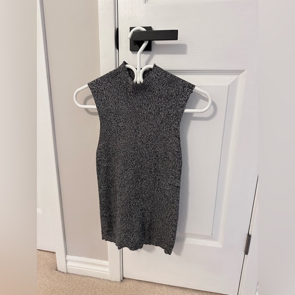 Highneck Sleeveless Tank - Picture 4 of 6